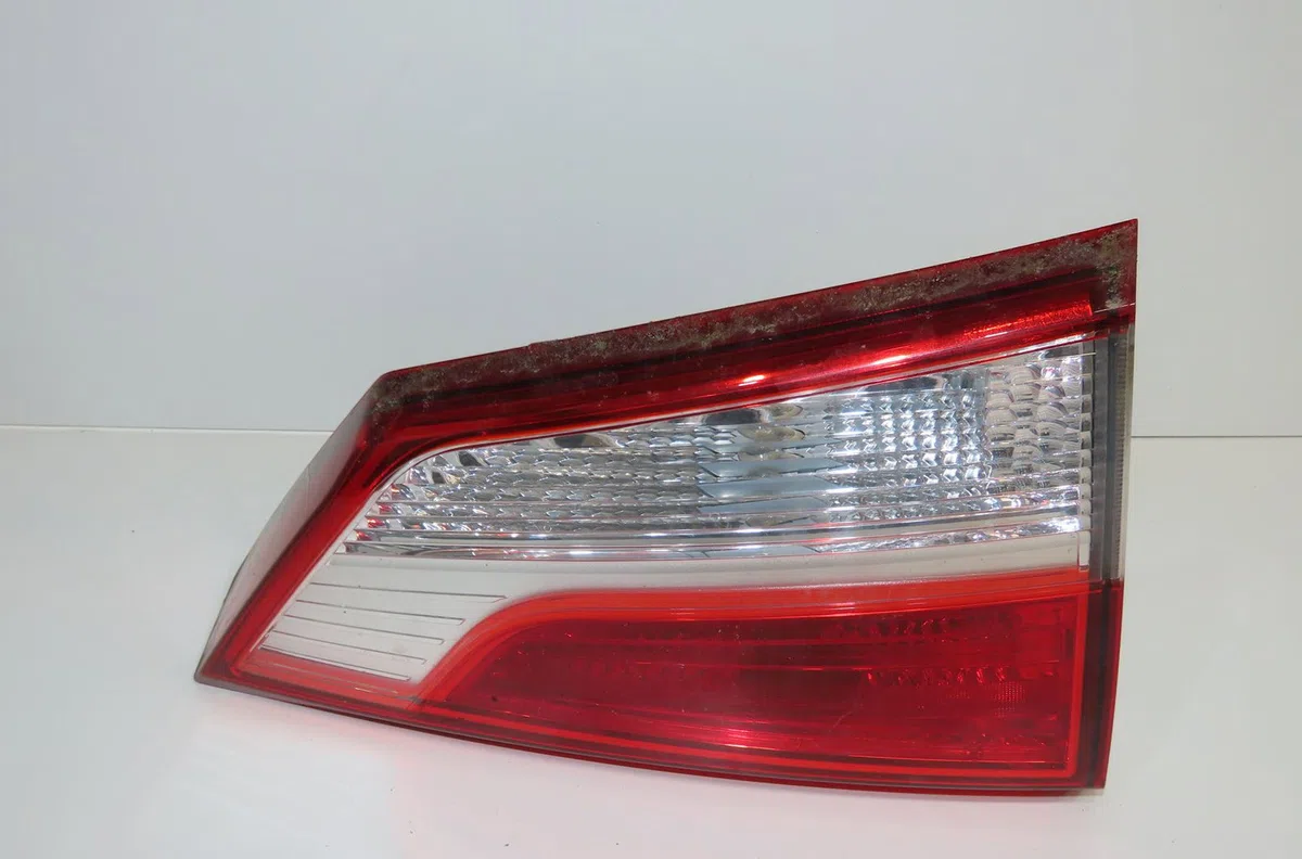 Feu arrière interieur gauche Ssangyong RODIUS II 2.0 xdi 4wd (2013) occasion