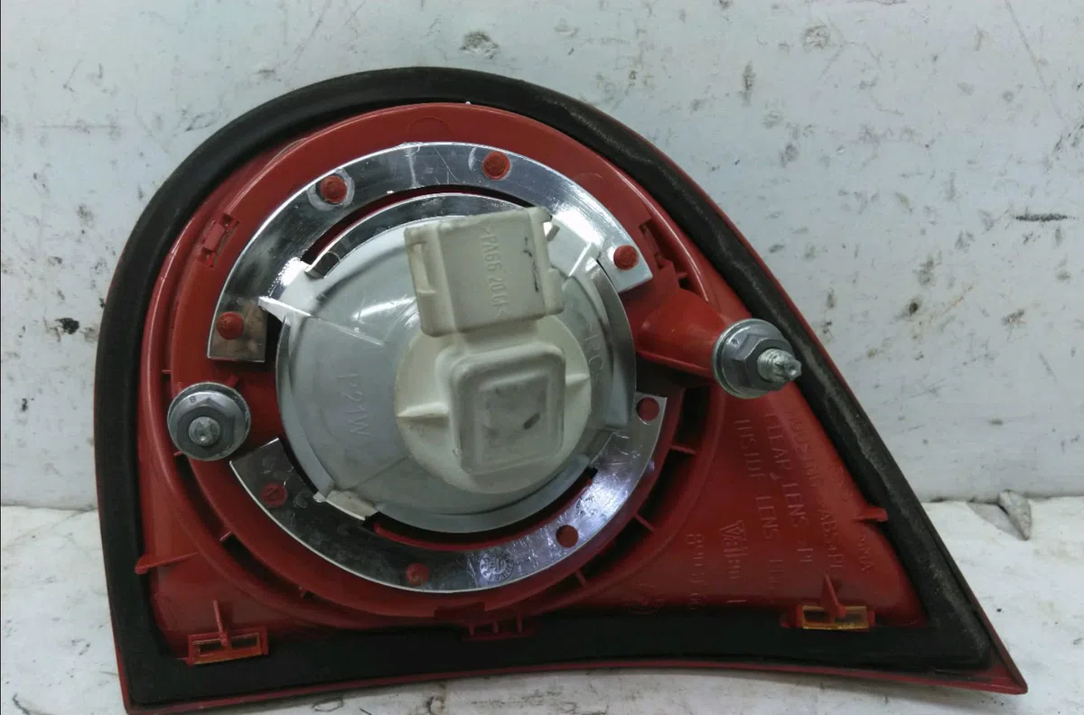 Feu arrière interieur gauche Volkswagen GOLF V (1K1) 1.9 tdi (2003-2008) 5 portes occasion