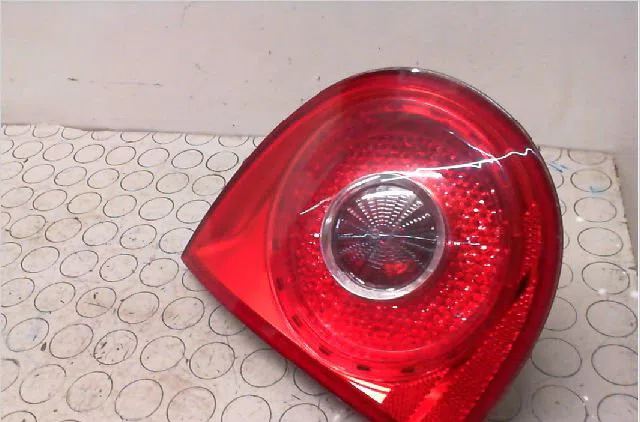 Feu arrière interieur gauche Volkswagen GOLF V (1K1) 2.0 tdi (2003-2008) occasion