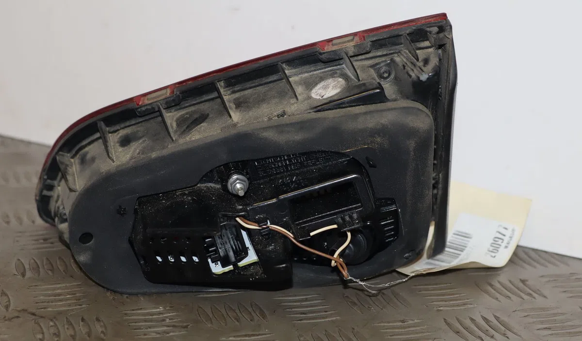 Feu arrière interieur gauche Volkswagen GOLF VII (5G1, BQ1, BE1, BE2) 2.0 gtd (2013-2020) occasion