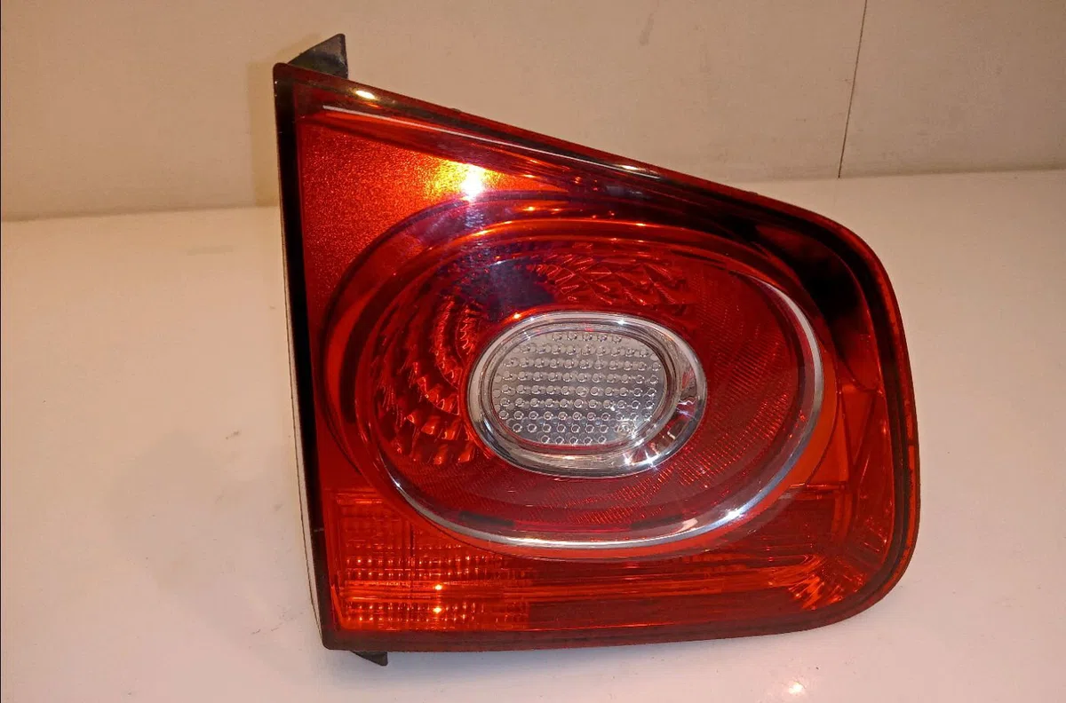 Feu arrière interieur gauche VOLKSWAGEN TIGUAN I 2009 occasion