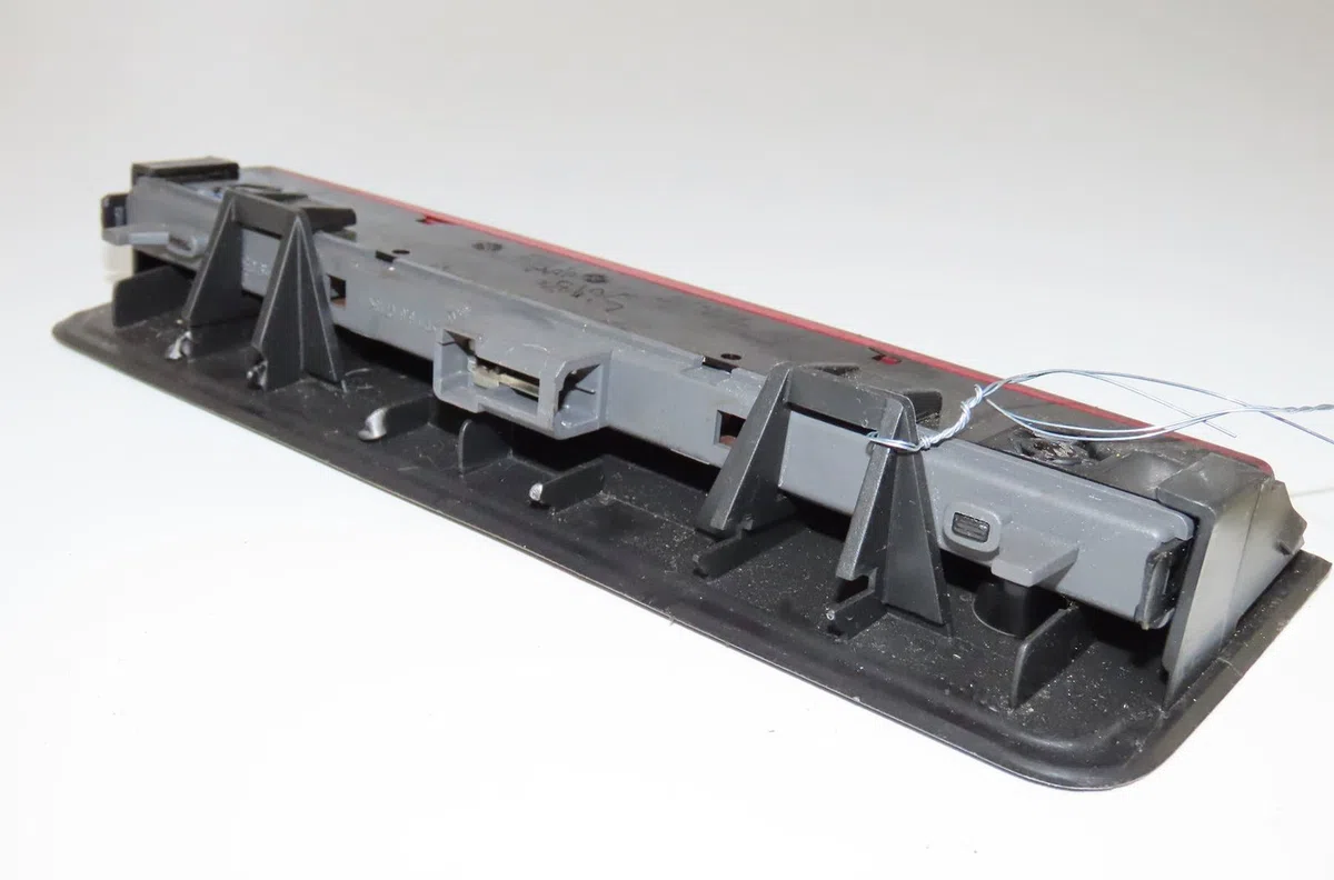 Feux stop supplementaire Alfa romeo 147 (937_) 1.9 jtdm 8v (937.axd1a, 937.axu1a, 937.bxu1a) (2005-2010) occasion