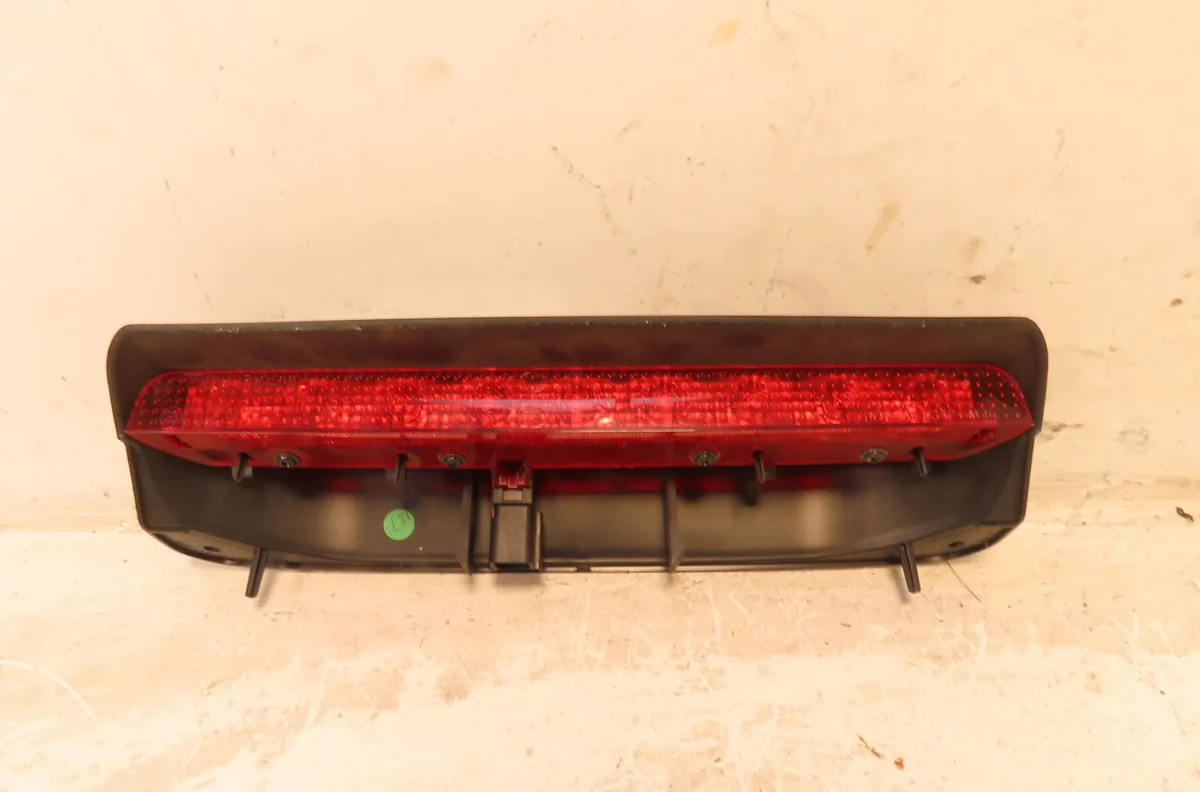 Feux stop supplementaire Chevrolet AVEO A trois volumes (T300) 1.4 (2011) occasion