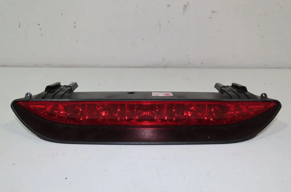 Feux stop supplementaire Chevrolet AVEO - KALOS 3-5 portes (T250, T255) 1.2 (2008) 5 portes occasion