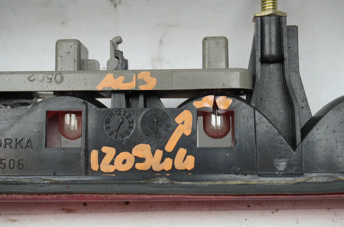 Feux stop supplementaire Citroen BERLINGO - BERLINGO FIRST Monospace (MF_, GJK_, GFK_) 1.9 d (mfwjz) (1998-2005) 3 porte