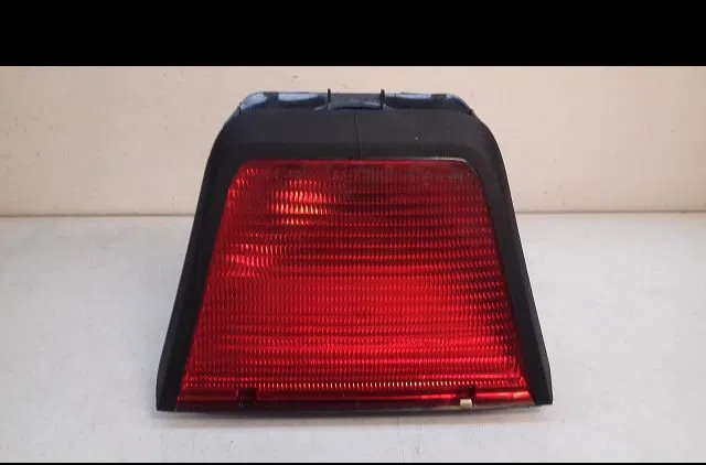 Feux stop supplementaire Dacia LOGAN (LS_) 1.4 mpi lpg (ls0c) (2006-2012) occasion
