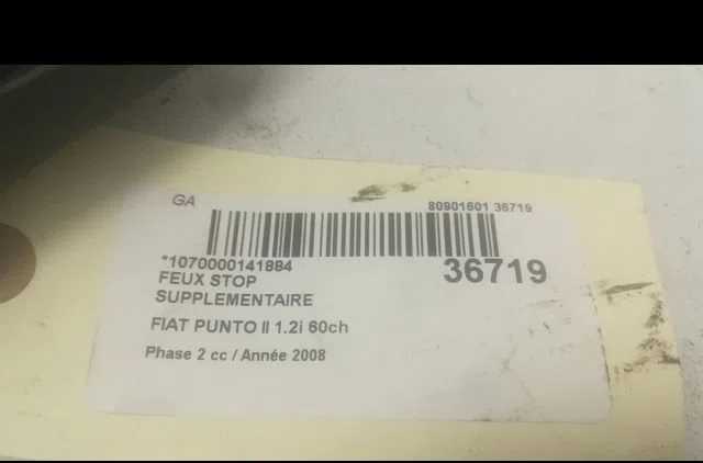 Feux stop supplementaire Fiat PUNTO (188_) 1.2 60 (188.030, .050, .130, .150, .230, .250) (1999-2010) occasion