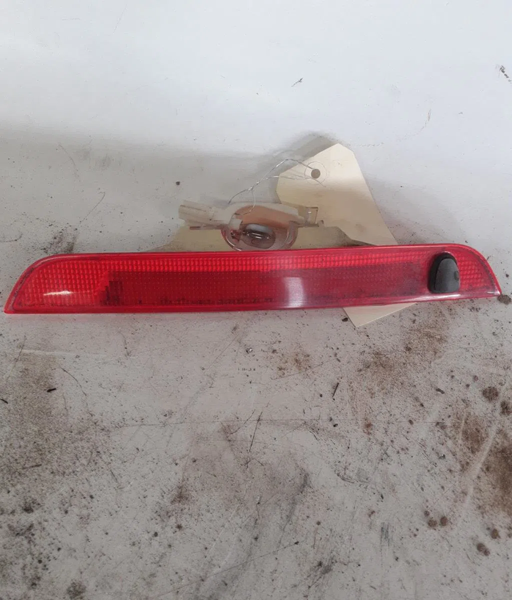 Feux stop supplementaire Ford FIESTA V (JH_, JD_) 1.4 tdci (2001-2008) 5 portes occasion