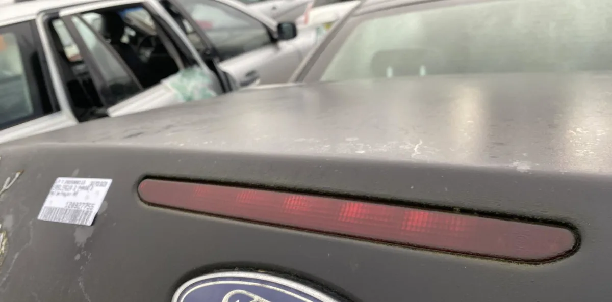Feux stop supplementaire FORD FOCUS 2 PHASE 2 CABRIOLET occasion