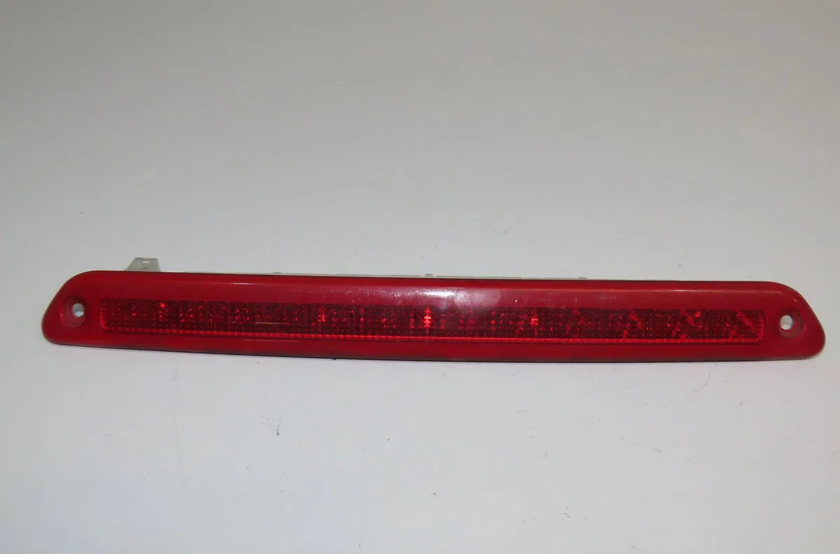 Feux stop supplementaire Mercedes-benz SPRINTER 4-t Camionnette (B907, B910) 414 cdi rwd (907.643, 907.645, 907.647) (20
