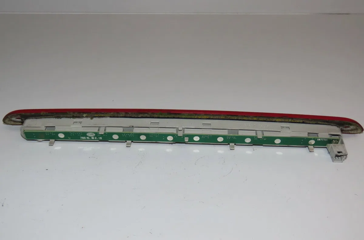 Feux stop supplementaire Mercedes-benz SPRINTER 4-t Camionnette (B907, B910) 414 cdi rwd (907.643, 907.645, 907.647) (20