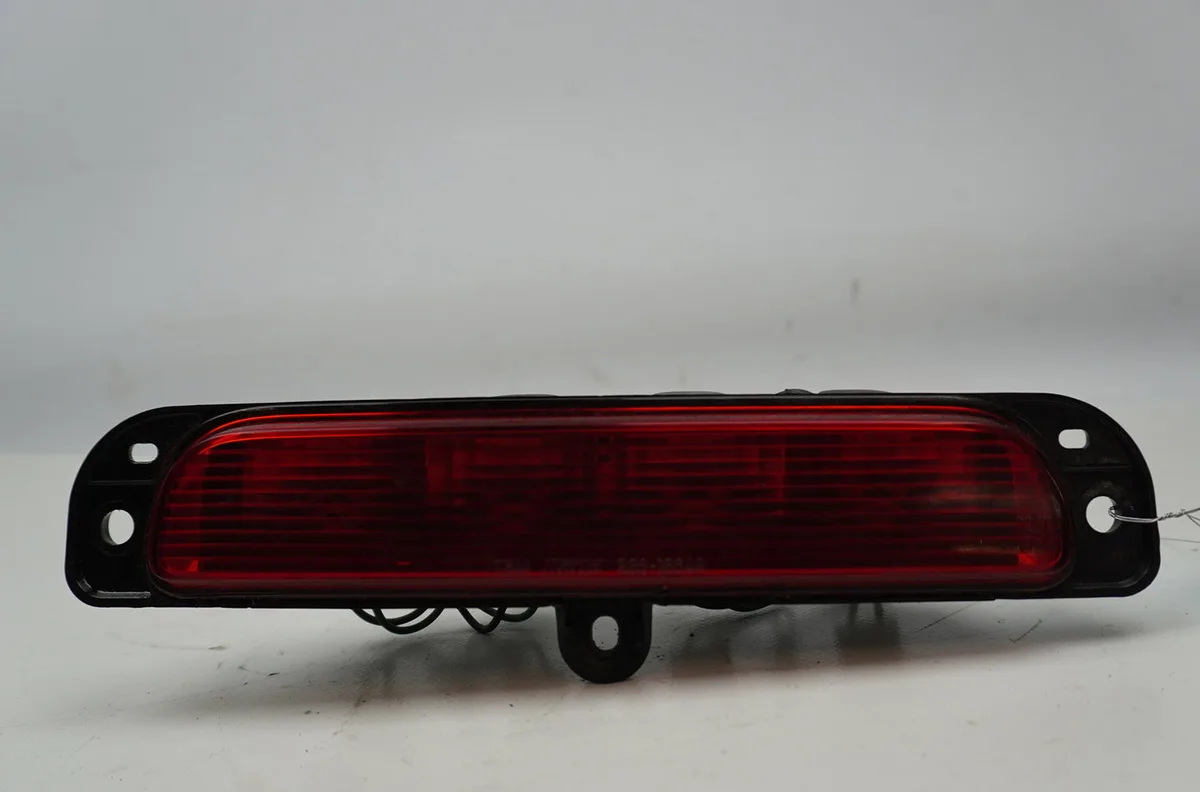 Feux stop supplementaire Mitsubishi L200 - TRITON (KA_T, KB_T) 2.5 di-d 4wd (kb4t) (2005-2015) 4 portes occasion