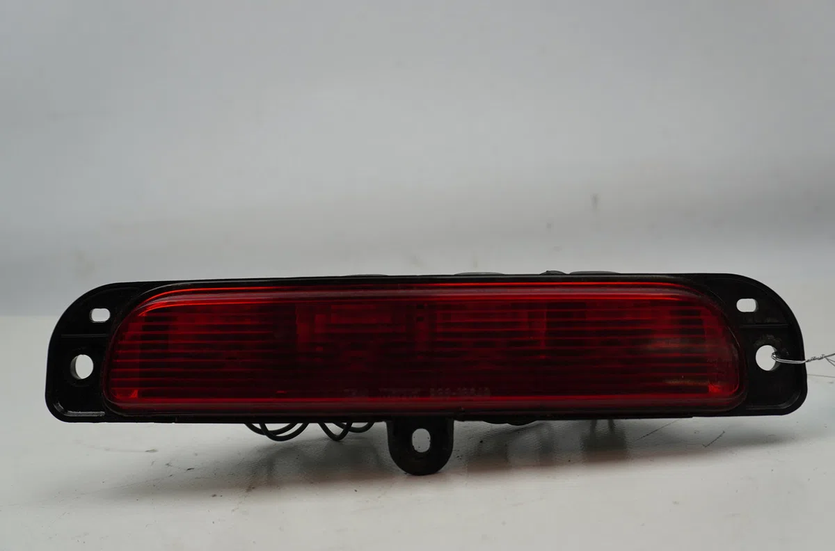 Feux stop supplementaire Mitsubishi L200 - TRITON (KA_T, KB_T) 2.5 di-d 4wd (kb4t) (2005-2015) 4 portes occasion