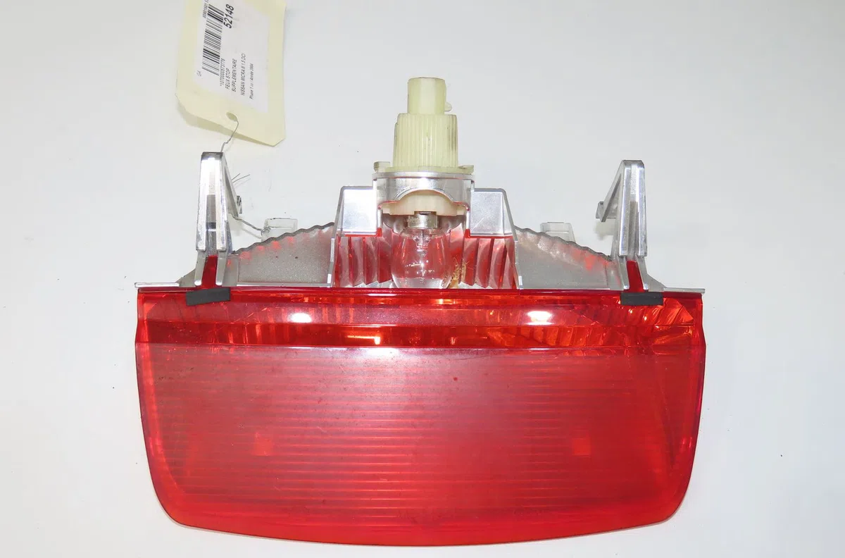 Feux stop supplementaire Nissan MICRA III (K12) 1.5 dci (2003-2010) occasion