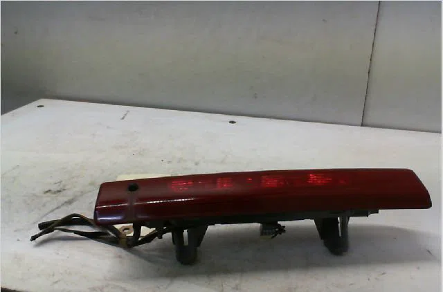 Feux stop supplementaire OPEL CORSA IV Phase 1 09-2006--12-2010 occasion