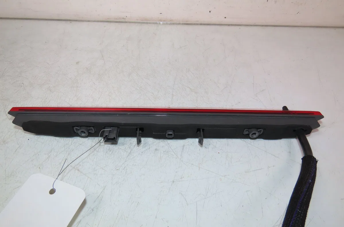 Feux stop supplementaire Peugeot 2008 II (UD_, US_, UY_, UK_) 1.5 bluehdi 130 (2019) occasion