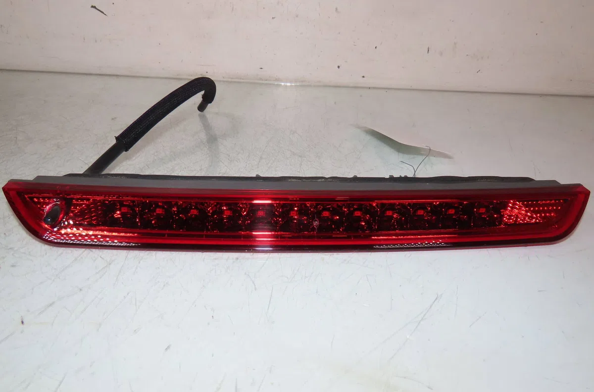 Feux stop supplementaire Peugeot 2008 II (UD_, US_, UY_, UK_) 1.5 bluehdi 130 (2019) occasion