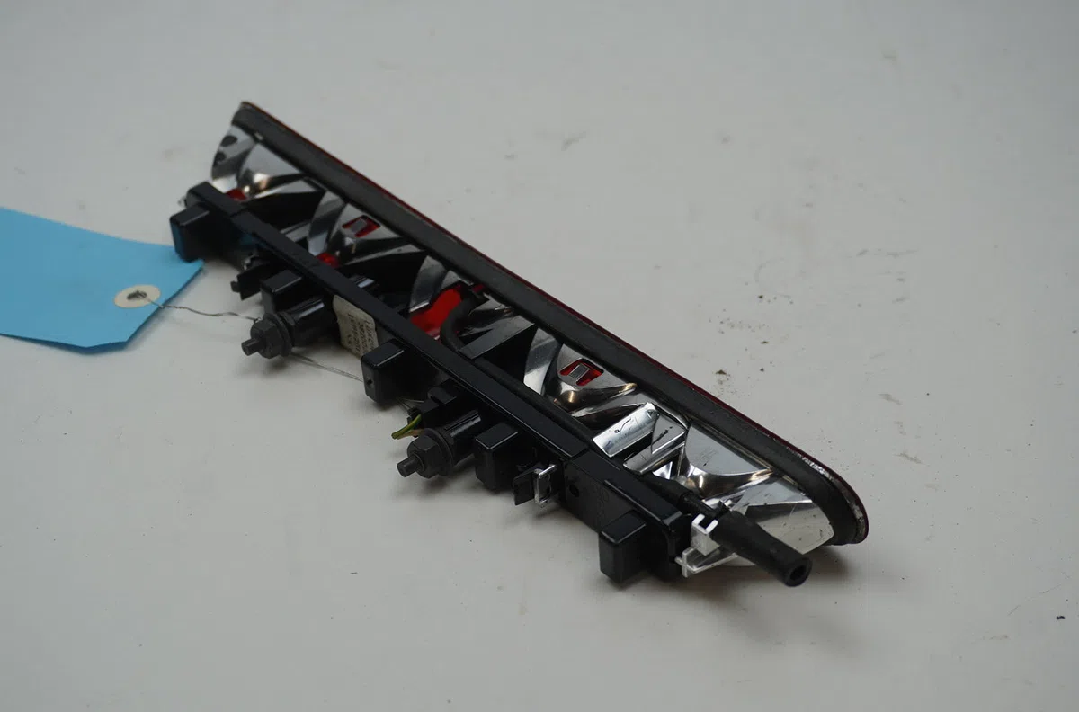 Feux stop supplementaire Peugeot 206 (2L_, 2M_) 1.4 hdi eco 70 (2009-2013) 5 portes occasion