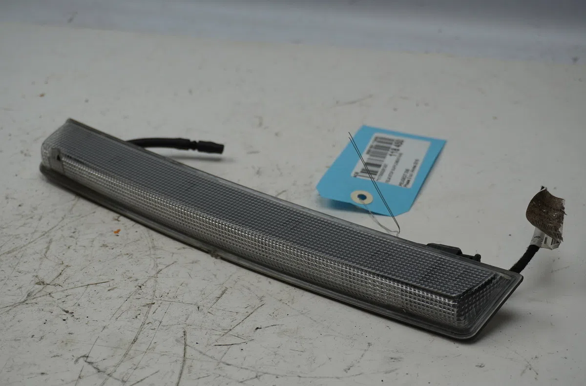 Feux stop supplementaire Peugeot 208 I (CA_, CC_) 1.6 bluehdi 100 (2015) 5 portes occasion