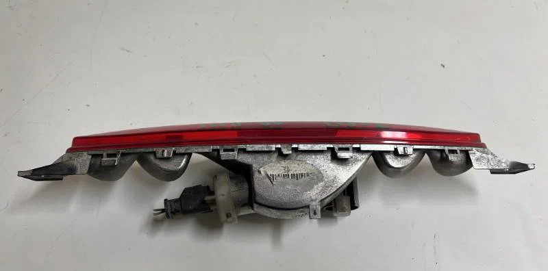 Feux stop supplementaire Peugeot 208 II (UB_, UP_, UW_, UJ_) 1.2 puretech 100 (2019) 5 portes occasion
