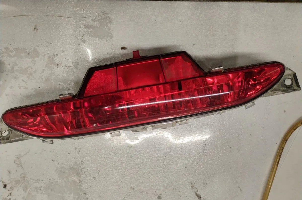 Feux stop supplementaire Peugeot 208 II (UB_, UP_, UW_, UJ_) 1.5 bluehdi 100 (2019) occasion