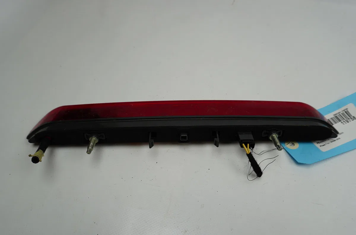 Feux stop supplementaire Peugeot 3008 SUV (MC_, MR_, MJ_, M4_) 1.2 thp- puretech 130 (mrhnsm, mrhnsu, mrhnsj, mrhnyw,...