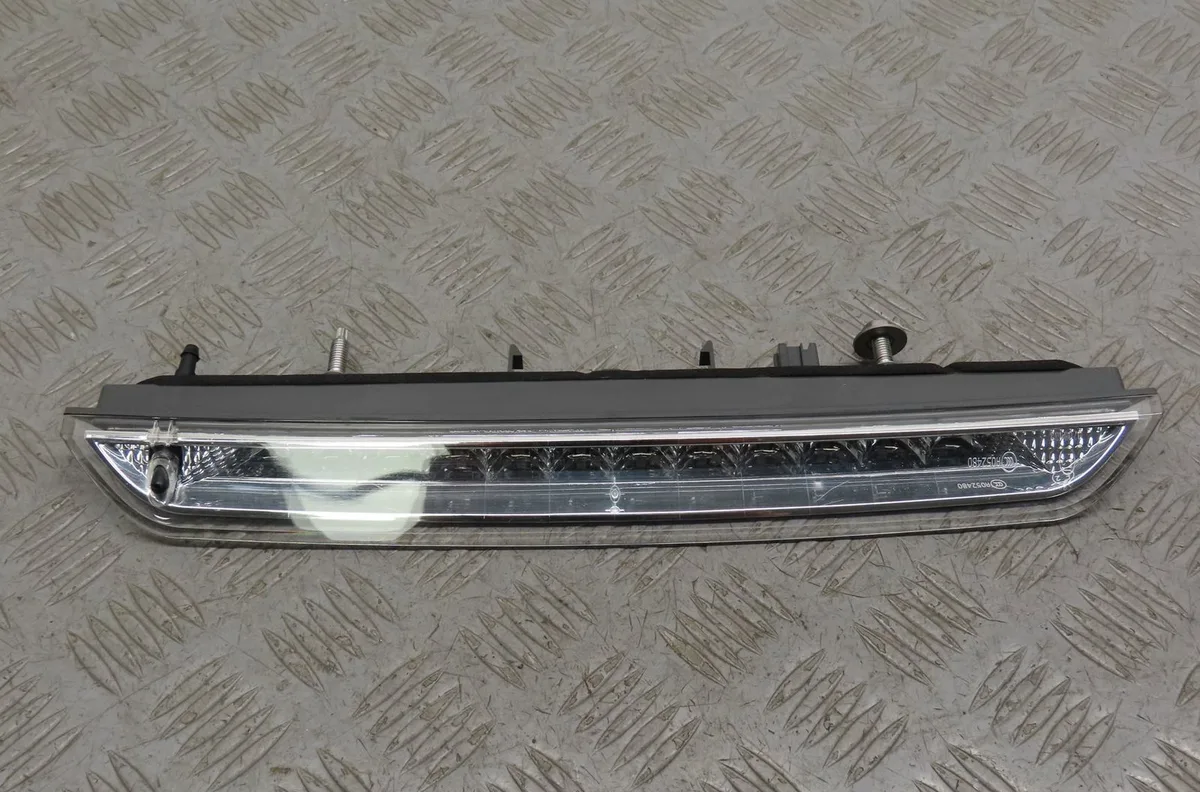 Feux stop supplementaire Peugeot 308 II (LB_, LP_, LW_, LH_, L3_) 1.5 bluehdi 130 (2017-2021) occasion