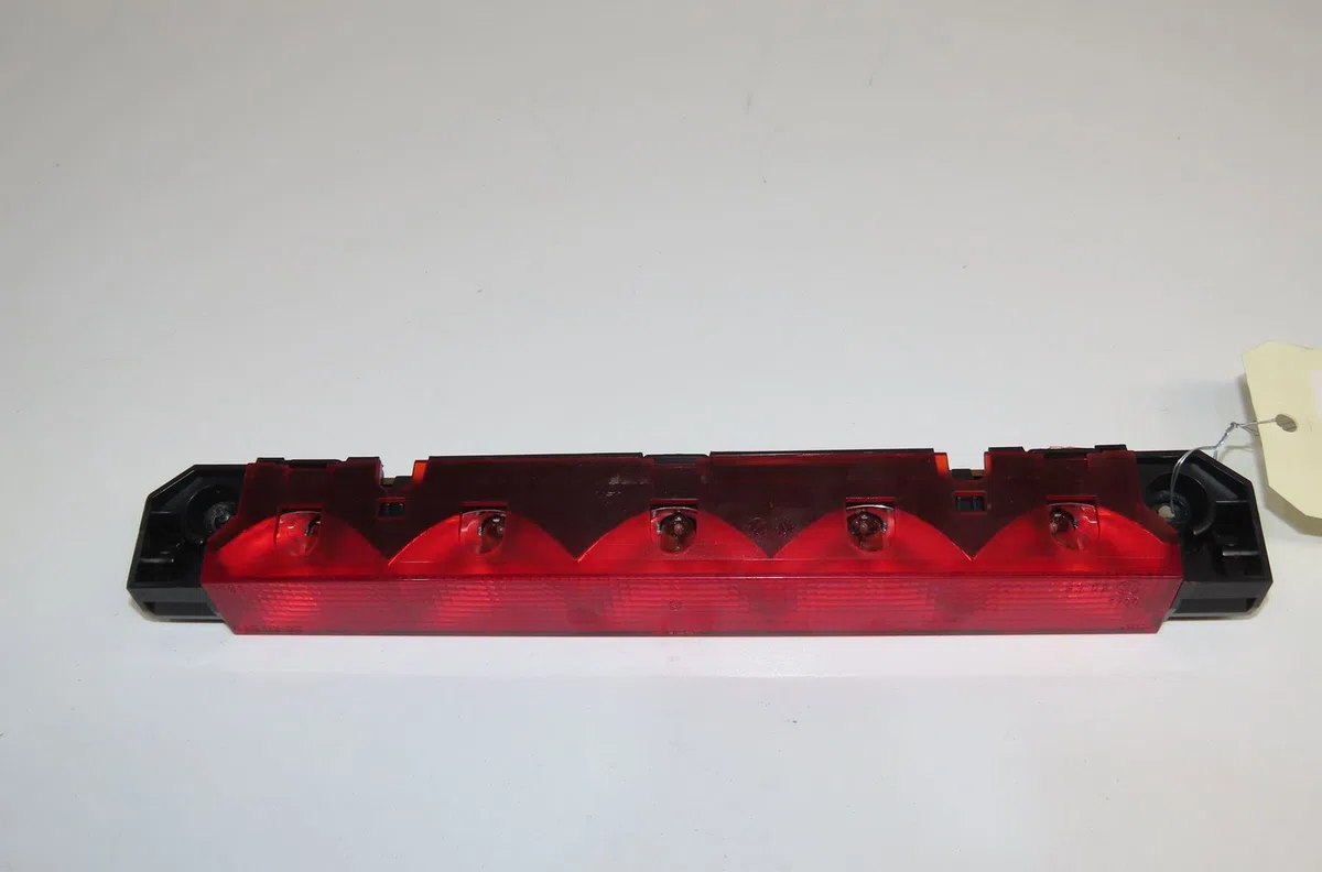 Feux stop supplementaire Peugeot 407 (6D_) 2.0 hdi 135 (6drhrh, 6drhre, 6drhrg, 6drhrj) (2004-2010) 4 portes occasion