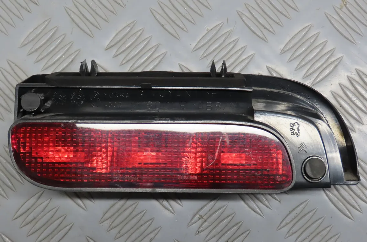Feux stop supplementaire Peugeot PARTNER Camionnette-Monospace (5_, G_) 1.6 hdi 75 (2005-2008) occasion