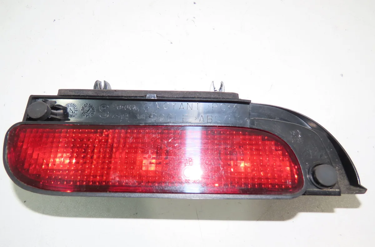 Feux stop supplementaire Peugeot PARTNER Camionnette-Monospace (5_, G_) 1.9 d (1996-2002) 3 portes occasion
