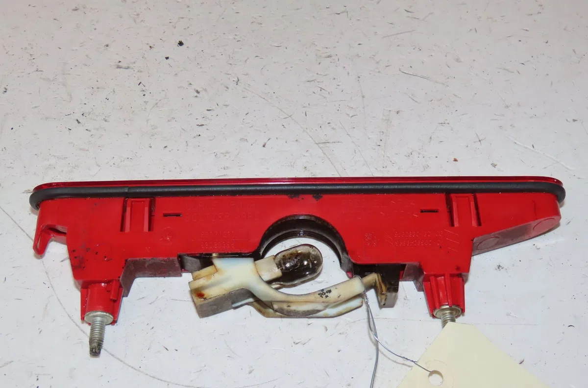 Feux stop supplementaire Peugeot PARTNER Camionnette-Monospace (K9) 1.5 bluehdi 100 (2019) occasion