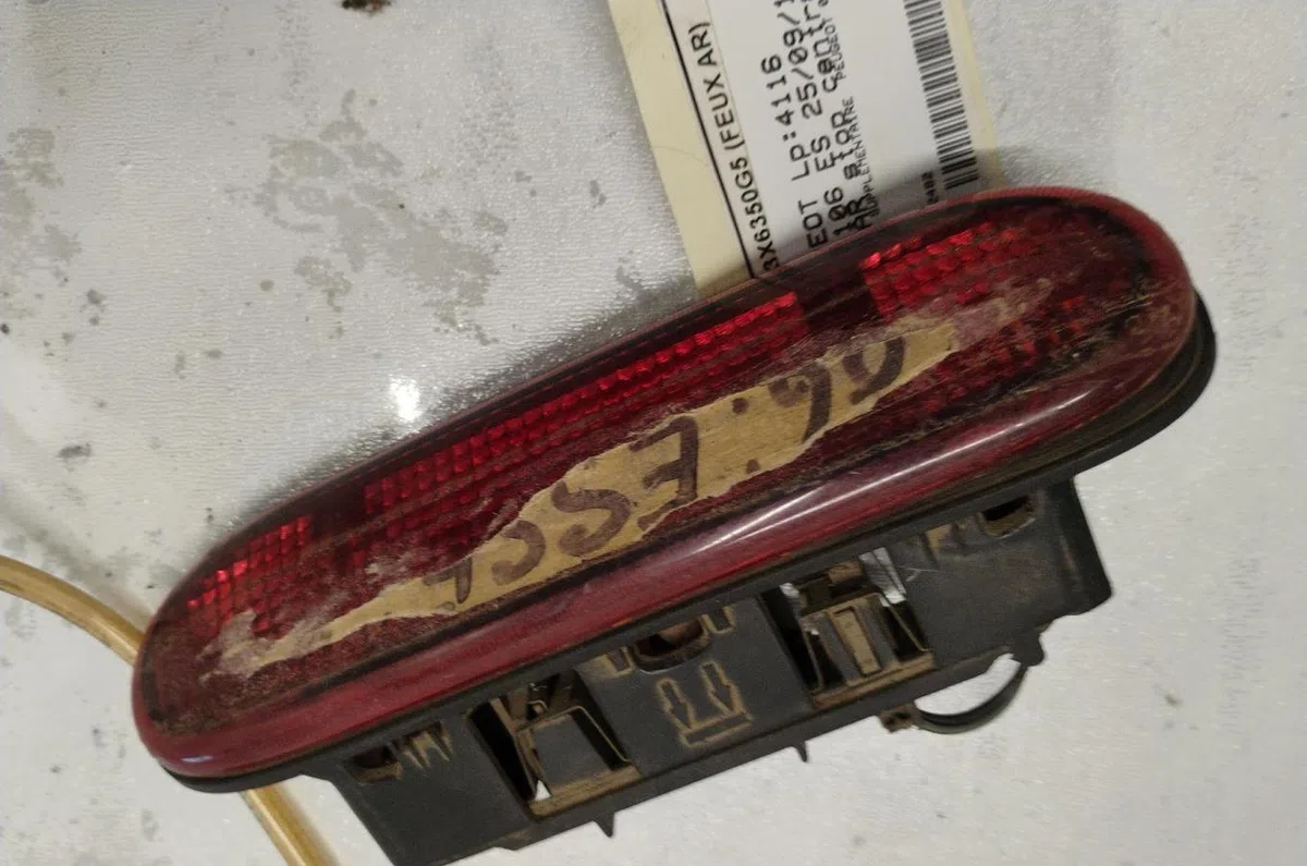 Feux stop supplementaire PEUGEOT PEU 106 occasion