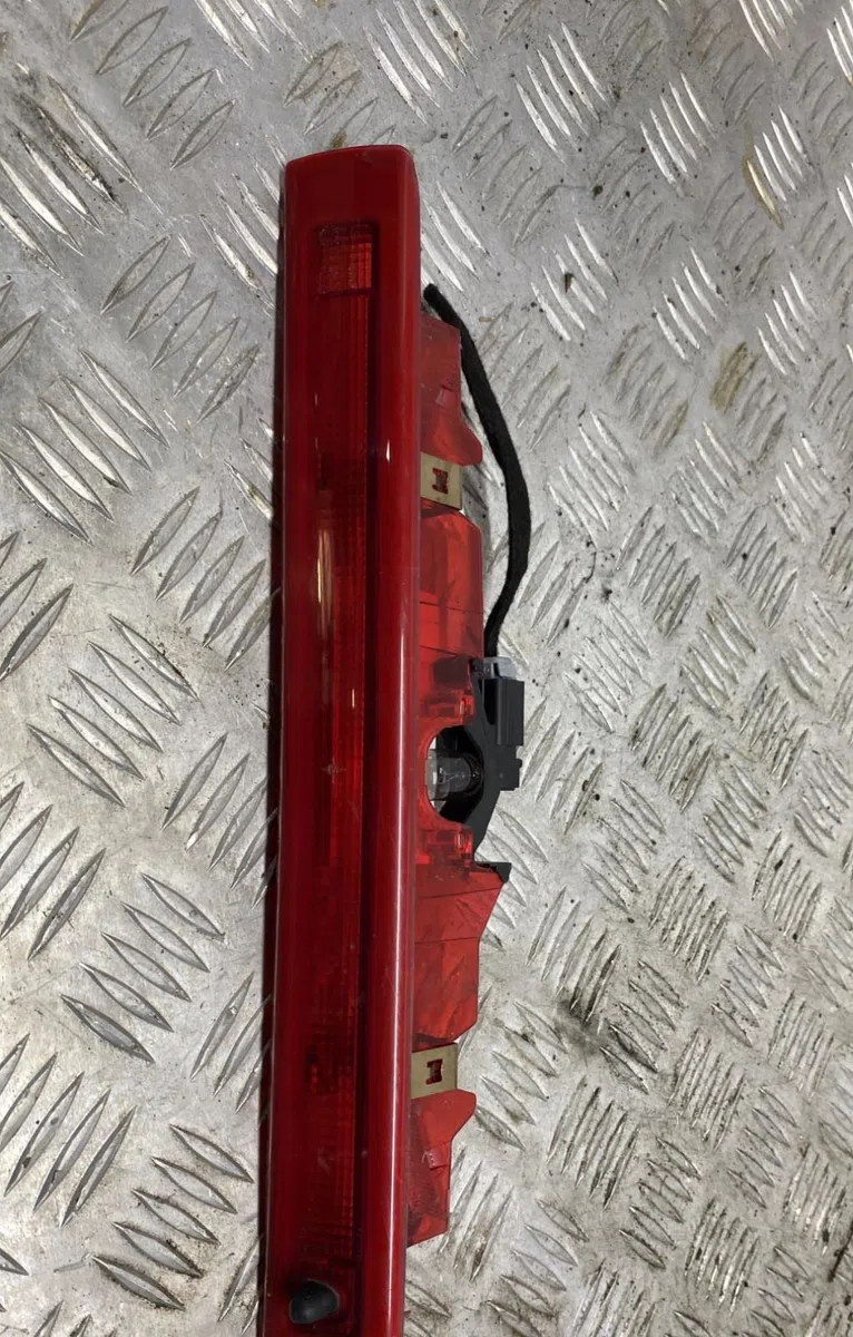 Feux stop supplementaire RENAULT CLIO 3 PHASE 1 occasion