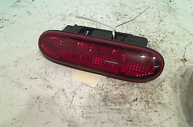 Feux stop supplementaire Renault CLIO I (B-C57_, 5-357_) 1.2 (5-357y, 5-357k) (1996-1998) occasion