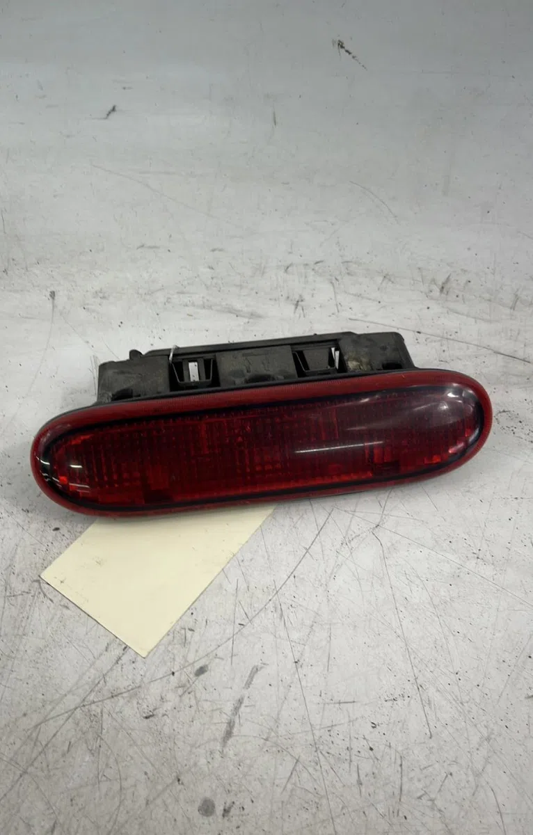 Feux stop supplementaire Renault CLIO I (B-C57_, 5-357_) 1.9 d (b-c-s576, b-c-s57l) (1991-1998) occasion
