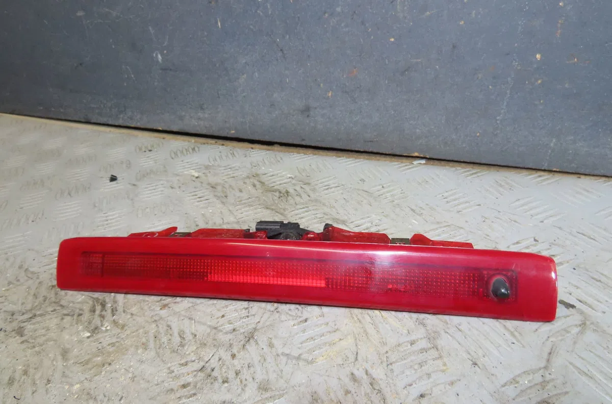 Feux stop supplementaire Renault CLIO III (BR0-1, CR0-1) 1.5 dci (c-br0g, c-br1g) (2005-2012) 5 portes occasion