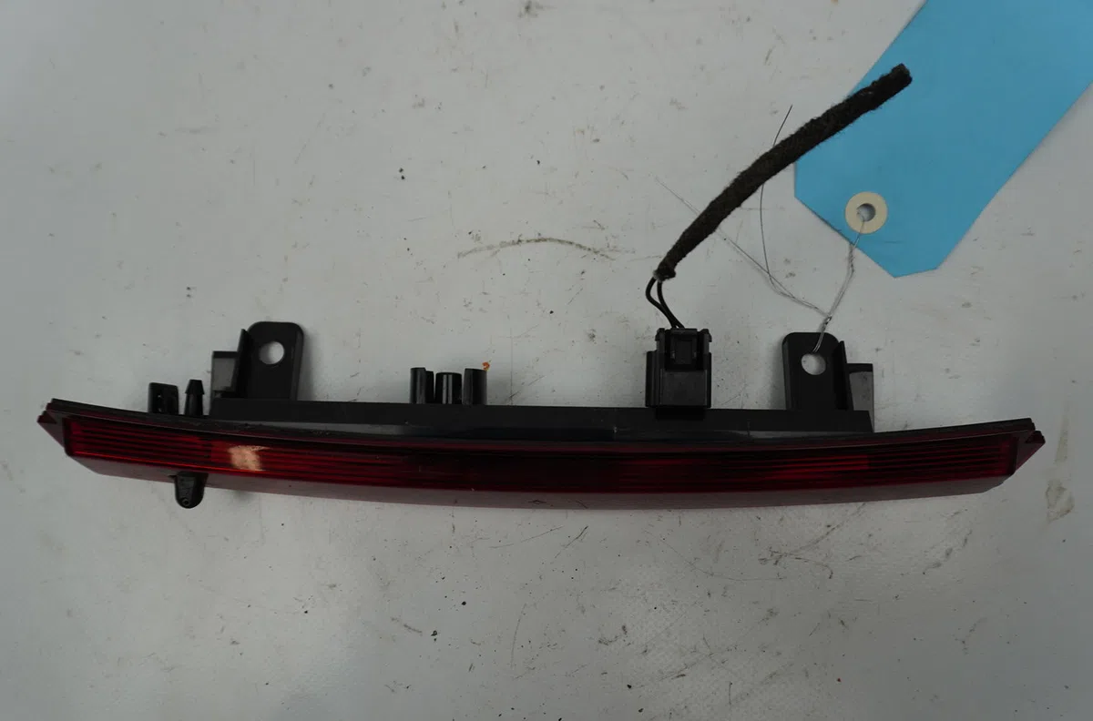 Feux stop supplementaire Renault CLIO IV (BH_) 1.2 16v (2012) occasion