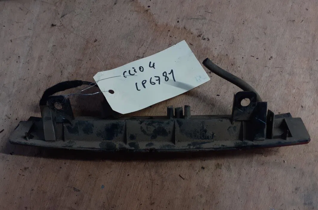 Feux stop supplementaire Renault CLIO IV (BH_) 1.5 dci 90 (2012) 5 portes occasion