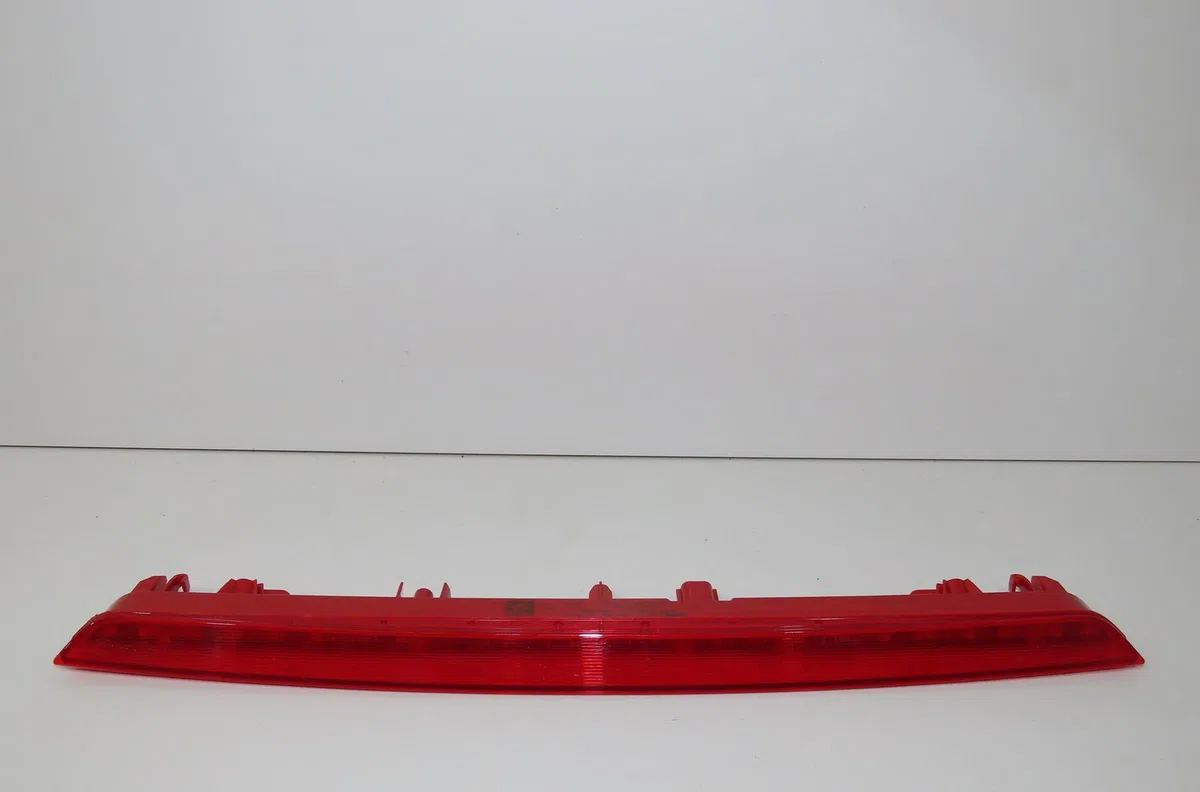 Feux stop supplementaire Renault CLIO V (B7_) 1.5 blue dci 100 (b7ad) (2021) occasion