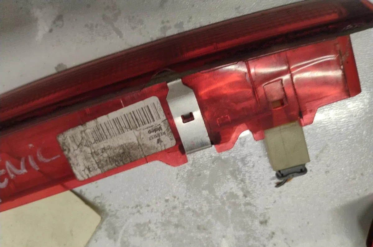 Feux stop supplementaire Renault GRAND SCÉNIC II (JM0-1_) 1.9 dci (jm14) (2004-2008) occasion