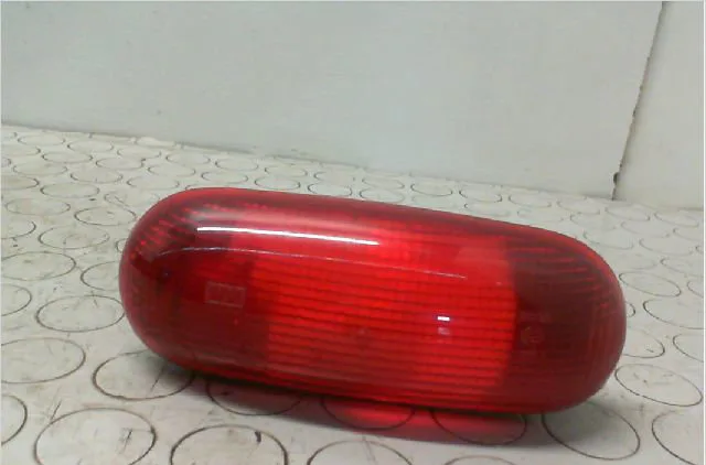 Feux stop supplementaire RENAULT KANGOO I Phase 1 09-1997--06-2003 1.2i 8v 60ch occasion