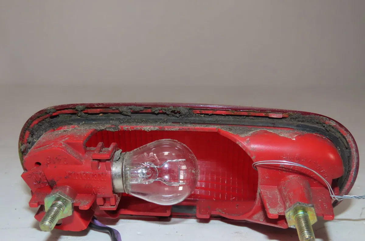Feux stop supplementaire Renault KANGOO (KC0-1_) D 65 1.9 (kc0e, kc02, kc0j, kc0n) (1997-2001) occasion