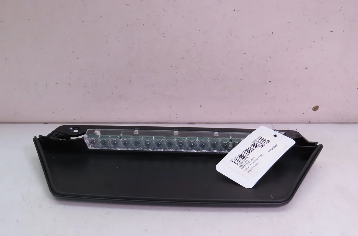 Feux stop supplementaire Renault LAGUNA III (BT0-1) 2.0 dci (bt01, bt08, bt09, bt0e, bt0k, bt12, bt1c, bt1d,... (2007-20