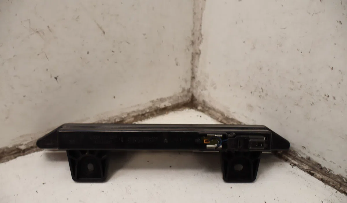 Feux stop supplementaire Renault TWINGO III (BCM_, BCA_) 1.0 sce 65 (bcmj) (2019) occasion