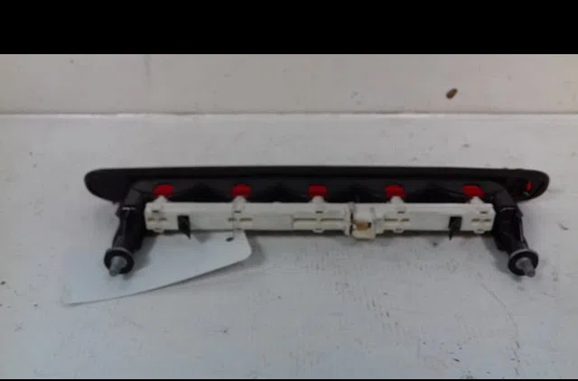 Feux stop supplementaire Suzuki SWIFT III (MZ, EZ) 1.3 ddis (rs 413d) (2005) 5 portes occasion