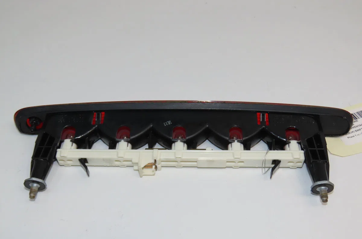 Feux stop supplementaire Suzuki SWIFT III (MZ, EZ) 1.3 (rs 413) (2005) occasion