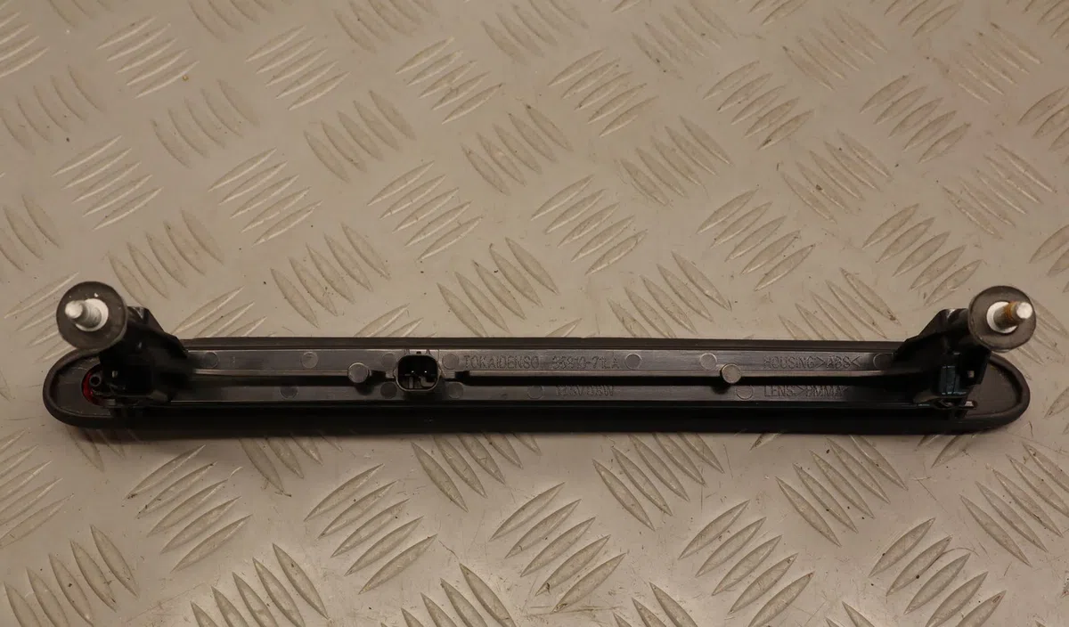 Feux stop supplementaire Suzuki VITARA (LY) 1.4 t allgrip (apk 414) (2015) occasion