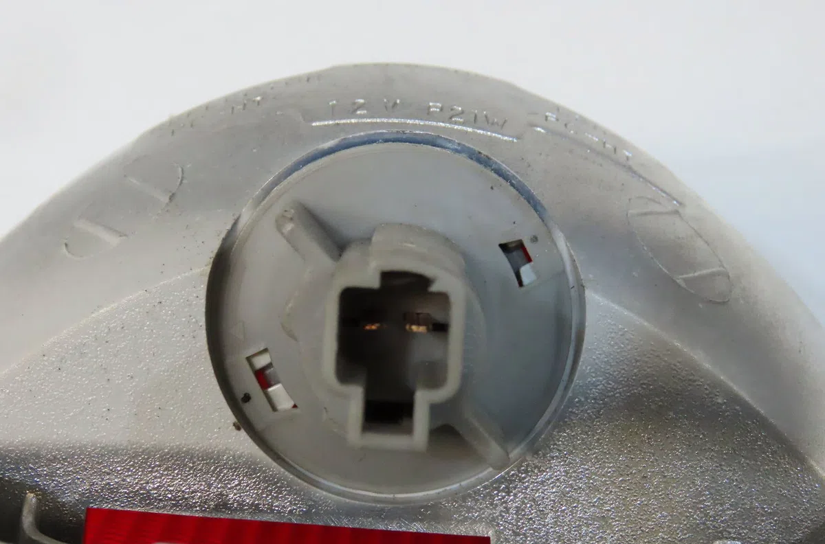 Feux stop supplementaire Toyota AVENSIS (_T25_) 2.0 d-4d (cdt250_) (2003-2008) occasion