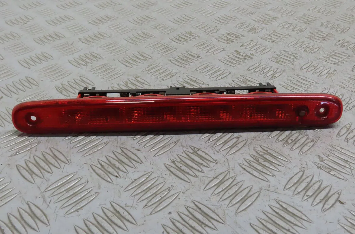 Feux stop supplementaire Toyota AYGO (_B1_) 1.4 hdi (wnb10_) (2005-2010) occasion
