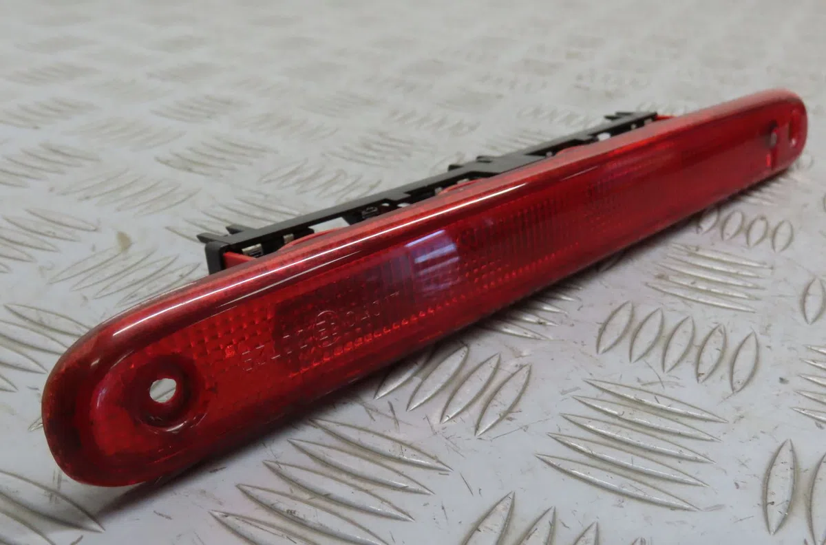Feux stop supplementaire Toyota AYGO (_B1_) 1.4 hdi (wnb10_) (2005-2010) occasion